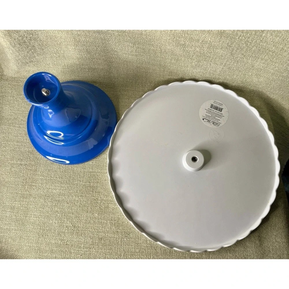 The Pioneer Woman Melamine Cake Blue Stand Floral Design Scalloped White Top
